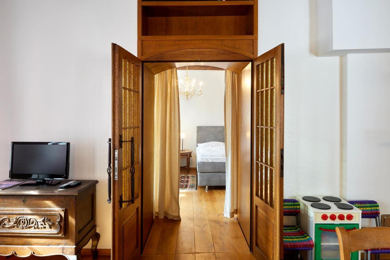 Quellenhof - Wohnen Im Denkmal - Wohnung "Hirtenturm" Blankenheim  Buitenkant foto